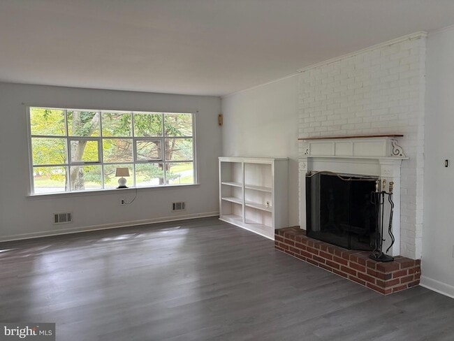 Photo - 3306 Whitesworth Rd