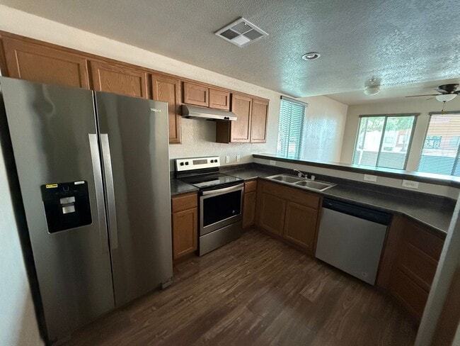 Photo - Luxury End Unit in El Dorado Condo for Rent