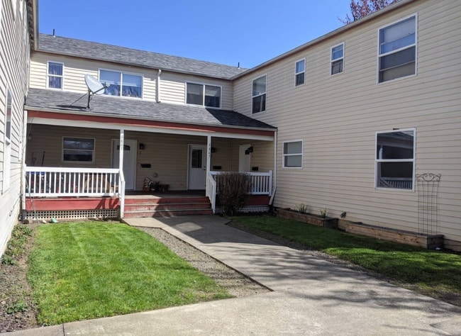 Photo - 6867 N Fessenden St Unit 3