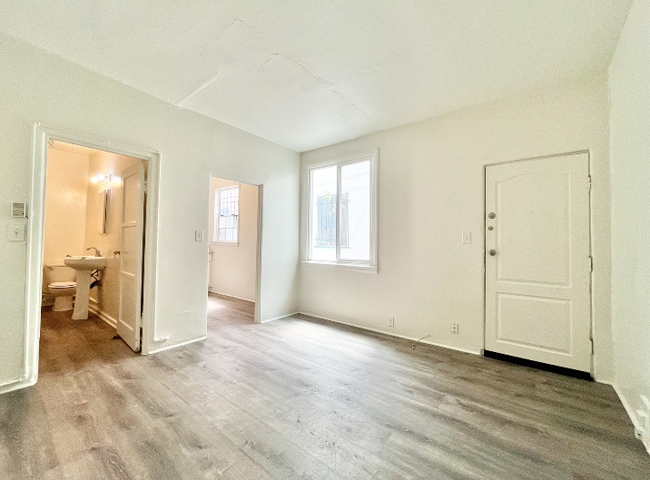 Photo - 2608 Normandie Ave Unidad 15