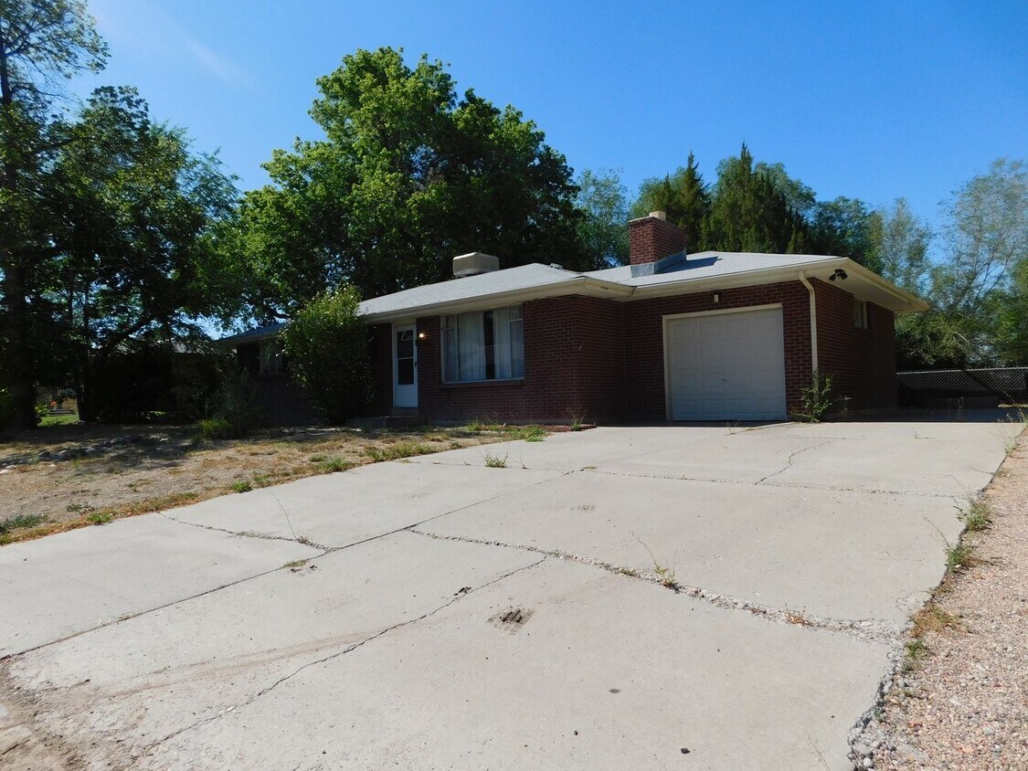 Spacious in the Redlands - Spacious in the Redlands