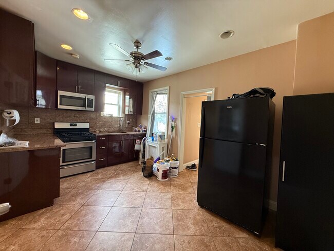 kitchen - 6284 Austin St Unit A