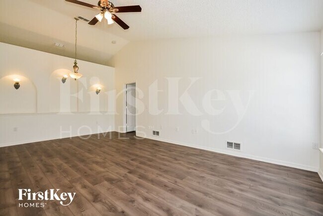 Photo - 1429 Lodge Terrace