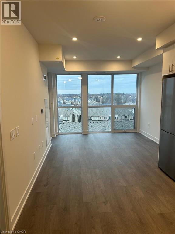 Photo - 2343 Khalsa Gate Unité 727