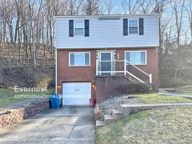 Lovely 3 bedroom Home with Garage / Pet Fr... - Lovely 3 bedroom Home with Garage / Pet Fr...