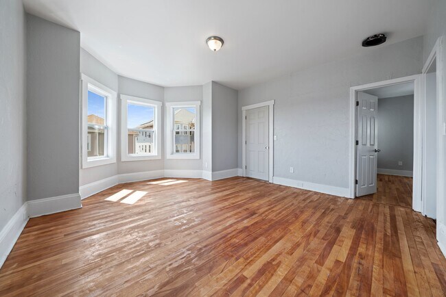 Photo - 12 Shamrock St