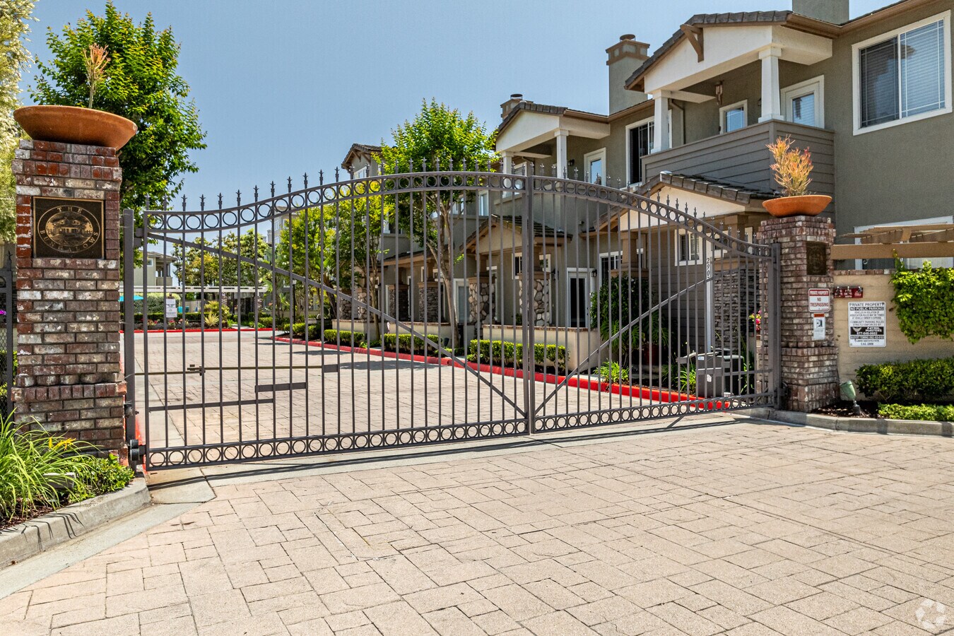 El Dorado Lakes - El Dorado Lakes