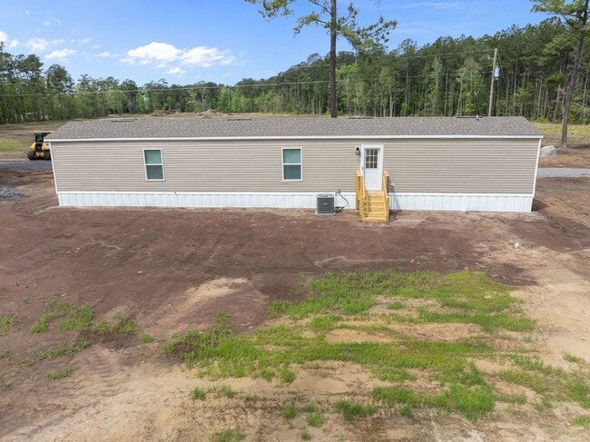 Photo - Peaceful 3 Bedroom Rental Home on 1 Acre – Lawn Care Included