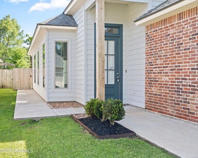 Photo - 237 Twin Meadow Ln