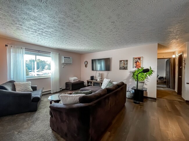 Newton Village Apartments - Newton Village Apartments