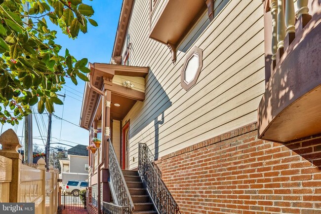 Building Photo - 211 Mill St