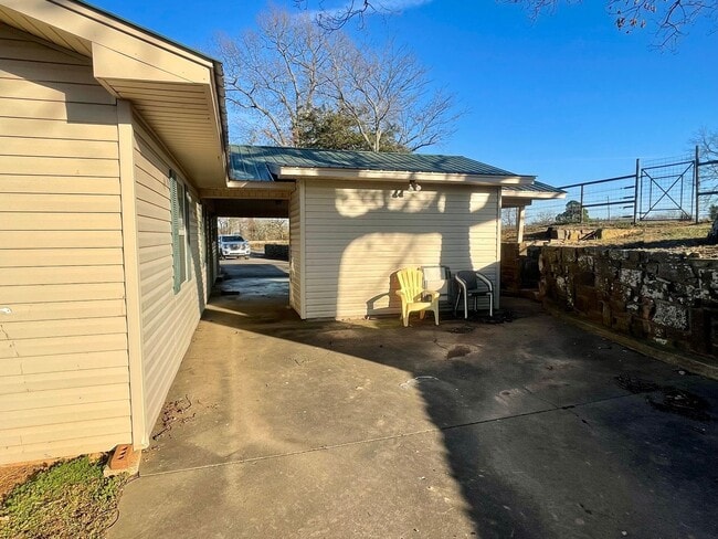 Photo - 3/2 on 5 Acres!