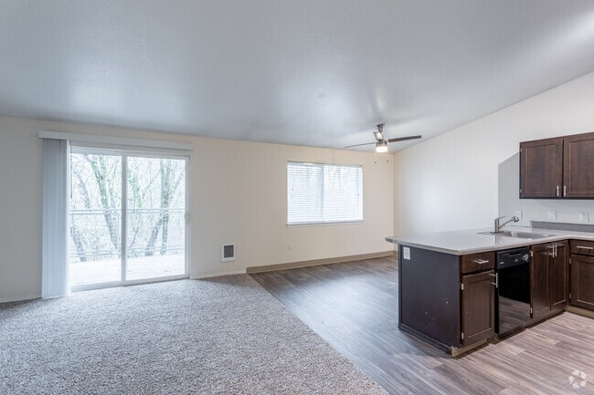2BR, 2BA - 1,057 SF