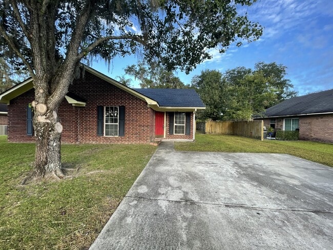 Building Photo - Home For Rent