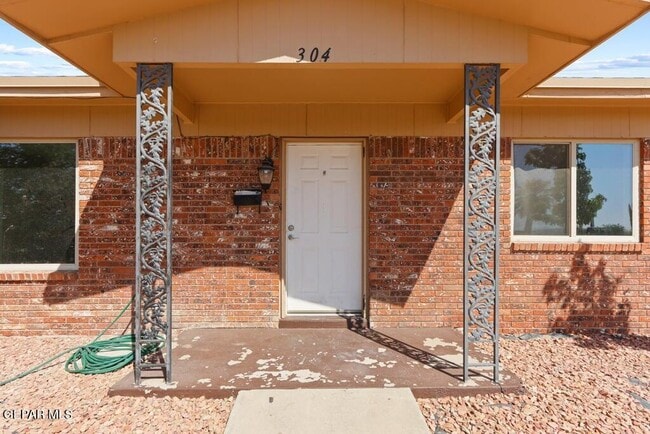 304 Carnival Dr