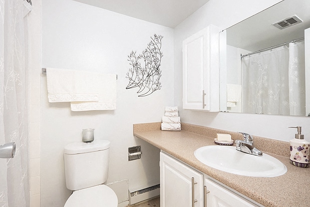 Photo - Riverside Towers