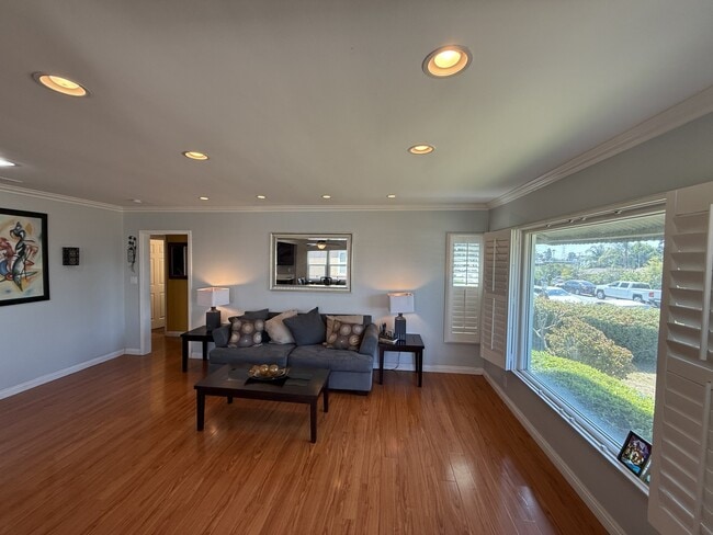 Photo - 1149 W 127th St