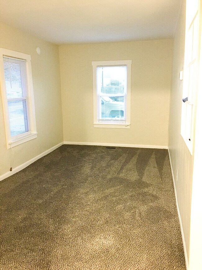 Most Utilities Paid in this cottage house Rental House Rental in