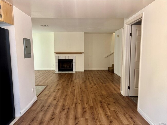 Building Photo - 451 S Oakland Ave Unit 8