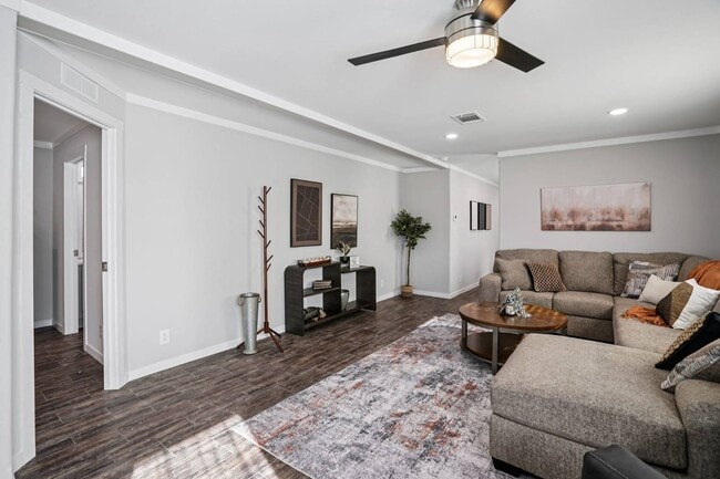 Photo - 1621 American Dr