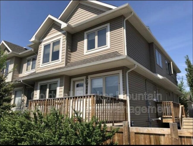 Building Photo - 9648-9106 106 Ave NW Unit 4