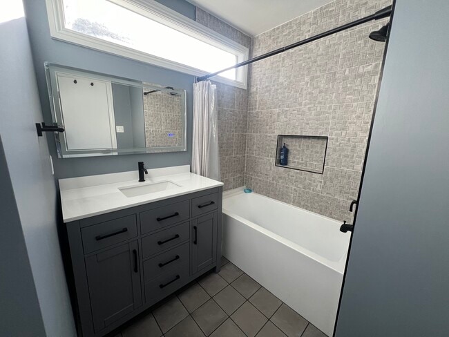 Photo - 6331 Longridge Ave Unit 6331