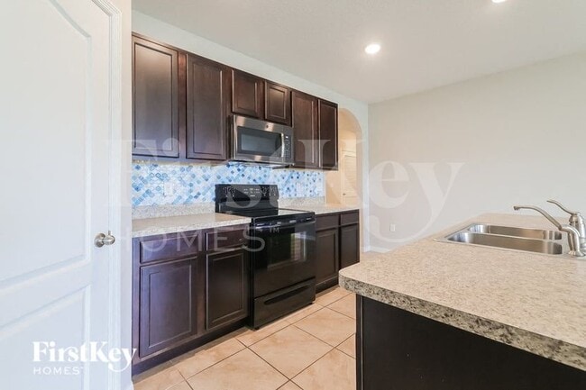 Photo - 401 Panda Pl