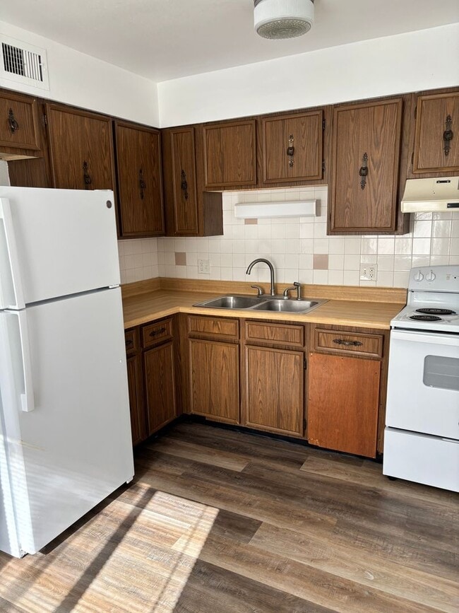 Photo - 104 N 27th St Unidad #4