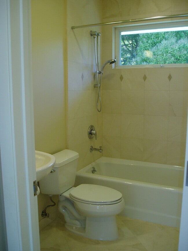 Photo - 335 Willow Ave Unit 1