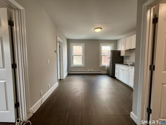 Building Photo - 135 Caroline St Unit 2R