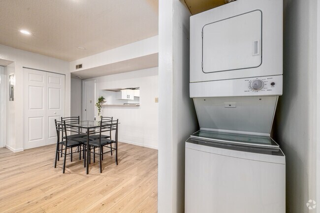 4BR, 2BA - 1,000SF - Laundry