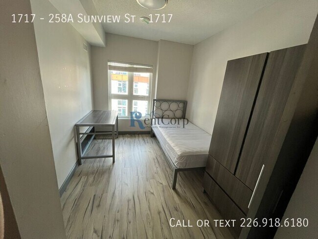 Photo - 258A-258A Sunview St