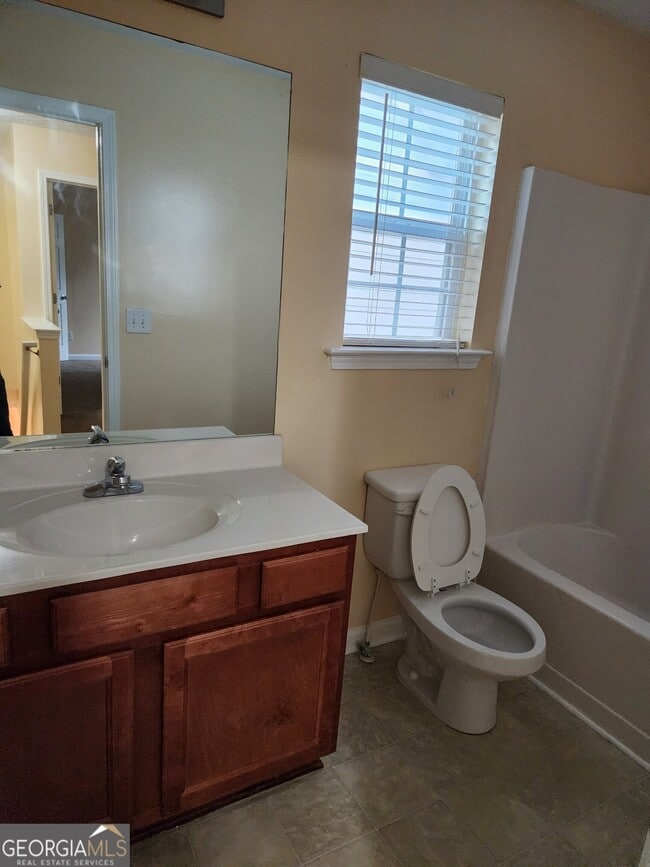 Photo - 2135 Pineview Trail