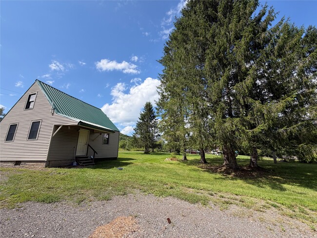Photo - 530 Cascade Valley Rd