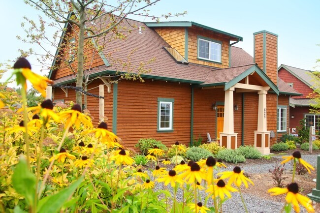 Building Photo - Newer home in Downtown Langley