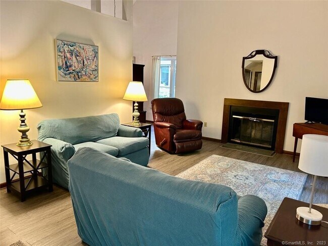 Photo - 4 Copper Hill Dr Unidad 4