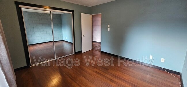 Photo - 1292-1292 Lawrence Ave