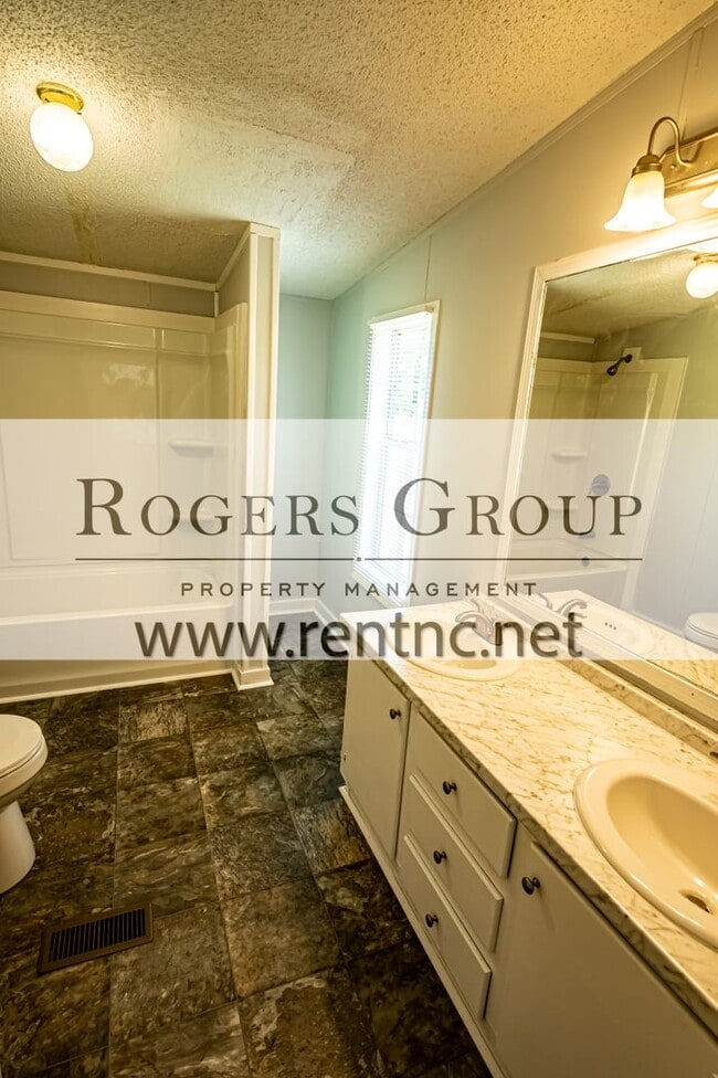 Photo - 689 Blue Wing Rd
