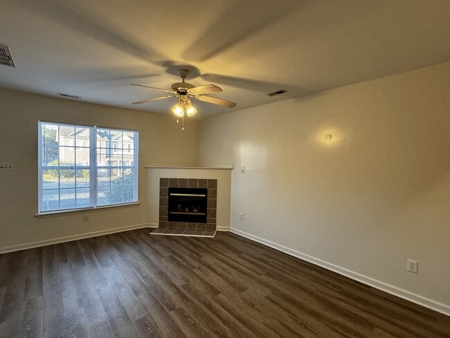 Photo - 204 Meadowbrook Ln