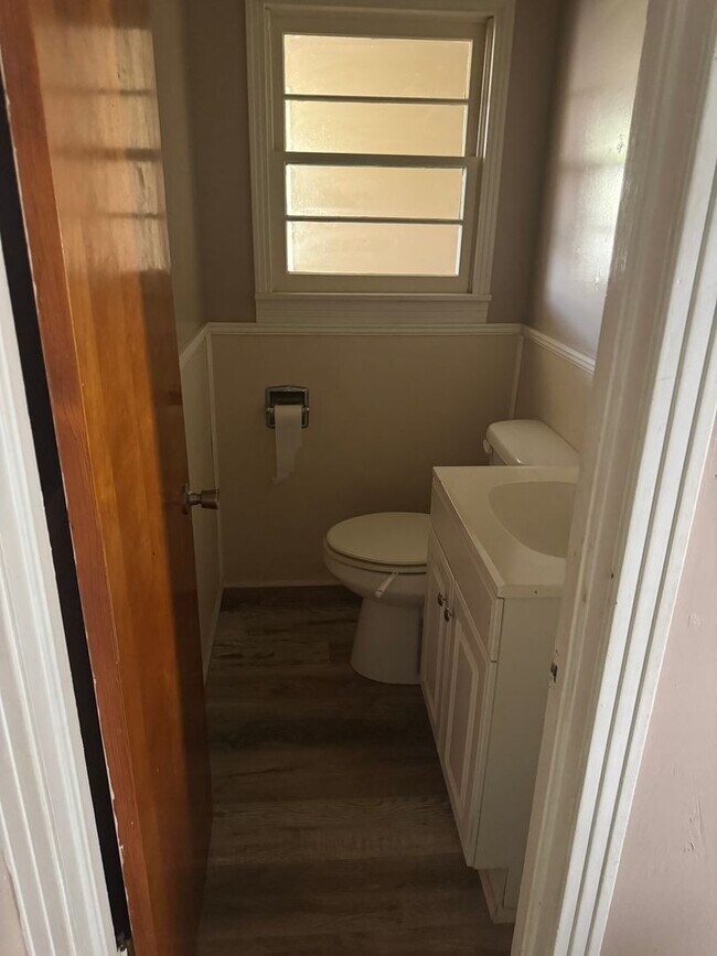 Photo - 409 N Wyandotte Ave