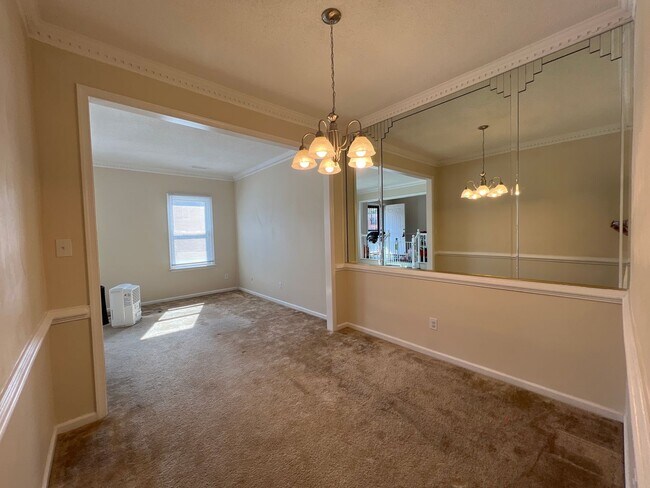 Photo - Spacious HOLLAND MEADOWS townhome
