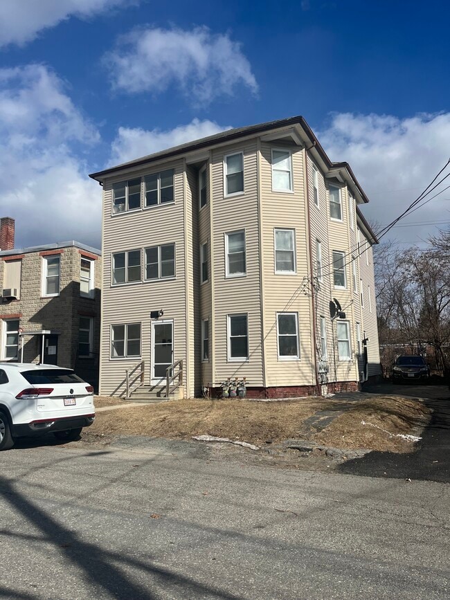 6 Rockdale St Unit 3