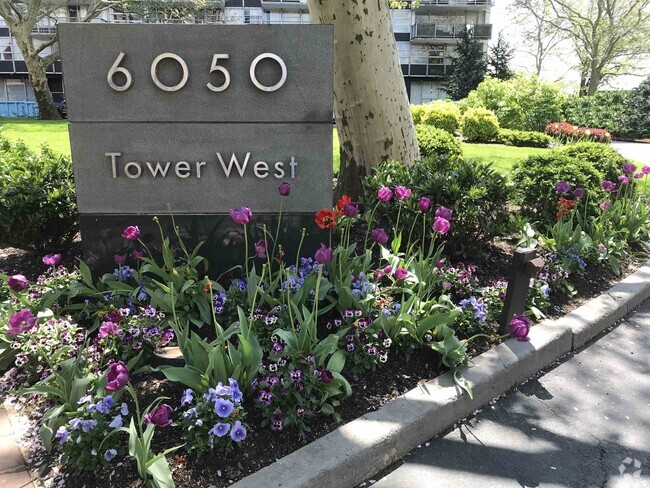 Building Photo - 6050 JFK Blvd E Unit 6D Rental