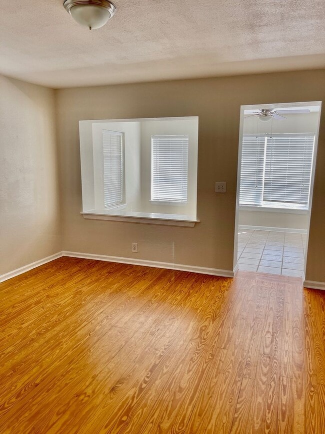 Photo - 2835 S Fletcher Ave