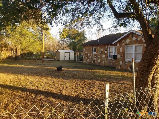 Building Photo - 513 S River St Rental