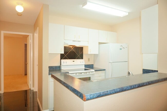 Building Photo - Garden at Launani Valley on Ground Floor w...