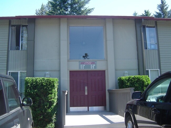 3 Bed, 1.75 bath Condo w/2 parking spots i... - 3 Bed, 1.75 bath Condo w/2 parking spots i... Unit 3-4