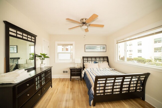 Photo - 2430 Alki Ave SW Unit ID1051257P