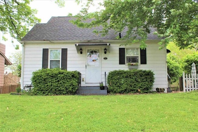 Building Photo - 3 bedroom in the Heart of Moline Rental
