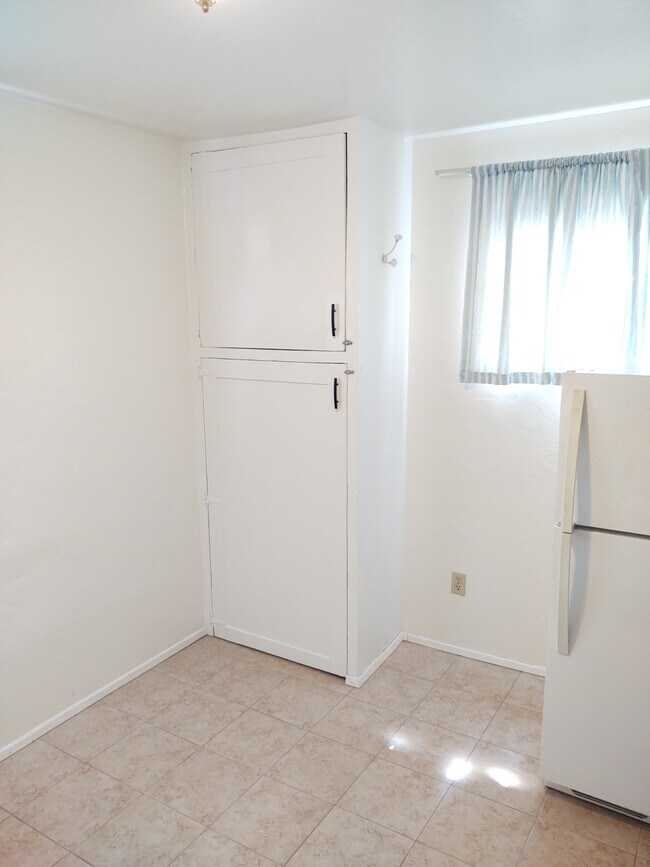 Photo - 4051 Promontory St Unidad studio